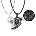 MILACOLATO Collares para Parejas Magnéticos Atracción Mutua Amistad Parejas Collares Él Su Corazón Creativo Te Amo 100 Idiomas Proyección Gato Negro Collares con Colgante para Amistad Parejas