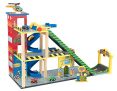 KidKraft Set de pista de carreras de madera Mega Ramp con helicóptero, 5 coches y luces, compatible con Hot Wheels y coches de juguete, Multicolor, 63267